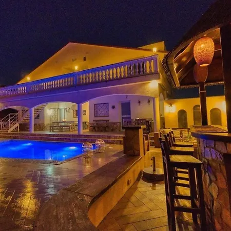 Costacabana - Madonna * リョレート・デ・マル